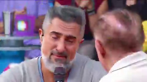 o Didi incrédulo com tamanho narcisismo KKKKKKKKKKKKKKKKKKKK