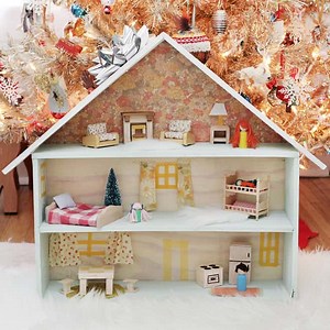 13 How to Make a DIY Dollhouse [Tutorials]