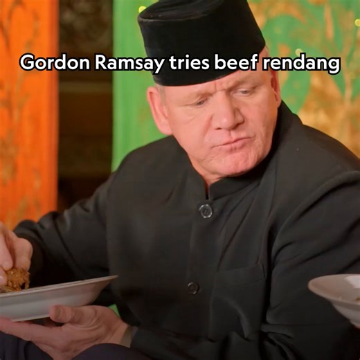 In Western Sumatra, Gordon Ramsay joins a traditional Indonesian Bajamba feast, where everyone sits together and shares food as equals 🍲 | National Geographic TV
