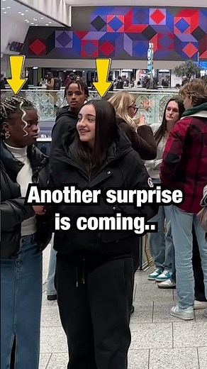 The most Epic Lion King FLASH MOB... 😱🦁