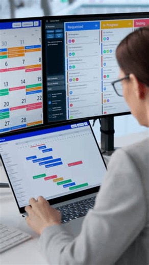 clip-4026961335-project-manager-using-office-software-time-schedule