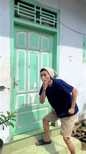 Prank open the door 🤫😂🥳