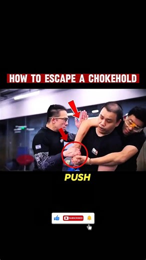 Simple Trick To Escape A Rear Chokehold ✅ #chokehold #selfdefense