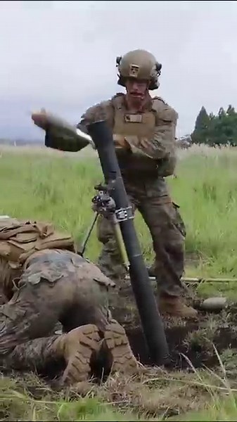 U.S. Marines Unleash the M252 81mm Mortar! #usmarines #training #shooting