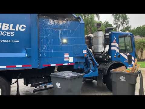 Republic services Heil Python packing out on trash