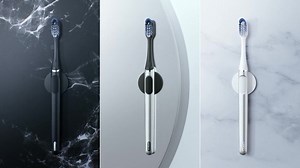 Expect more from a manual toothbrush! Oral-B brings to you Clic, everything you need for an exceptional brushing experience. It comes with an ergonomic handle, replacement brush head and magnetic brush holder. Replace only the brush head, enjoy healthier smiles with 60% less plastic waste. Get yours today on Watsons! | Oral-B