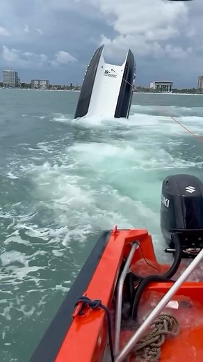 Boats Direct on Instagram: "Great video of the recovery of an offshore racing boat…rate this recovery 1-10! @BoatsDirect ⁣⁣ #boatsdirect⁣⁣ ⁣⁣📸 @towboatus_miami ⁣⁣ #billfish #fast #mercuryoutboards #yamahaoutboards #fishing #offshore #cruising #diving #centerconsole #hydrasports #contenderboats #seaveeboats #garmin #intrepidboats #keywest #cobiaboats #makoboats #luxury #yellowfin #centerconsolesonly #yacht #boating #boatlife #lifestyle #water #ocean #fish"