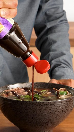 What's the difference between Oyster Sauce and Hoisin Sauce? Today we are breaking down how to use Lee Kum Kee Hoisin Sauce and Panda Brand Oyster Flavored Sauce to enhance all your dishes around the dinner table. Which sauce are you trying out first? Hoisin Sauce or Panda Brand Oyster Flavored Sauce? | Lee Kum Kee USA