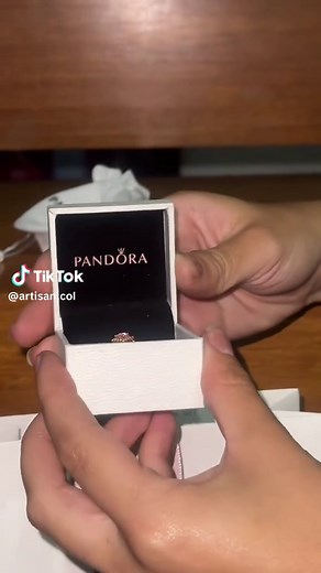 Anillos de promesa Pandora: El corazón rosado