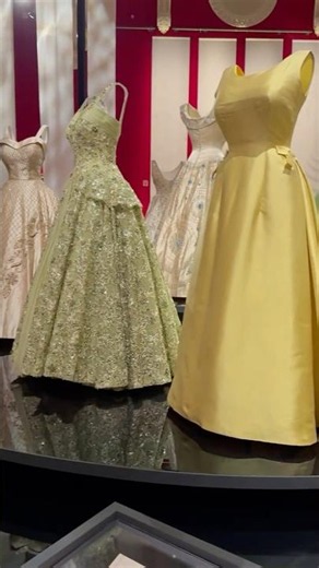 Why Did Queen Elizabeth Wear Bright Colors? #shorts #queenelizabeth