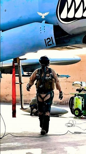 Why the A-10 Warthog is feared on the battlefield 🇺🇸#warthog #aviation #military