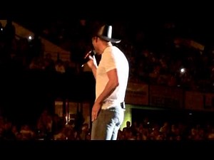 Tim McGraw- Don't close your eyes keith Whitley cover at KY state fair.MOV