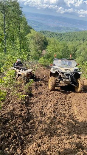 Zforce or Outlander 1000 #atv #offroad #atvoffroad #canam #cfmoto