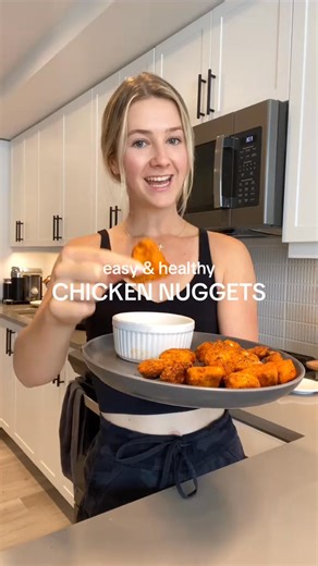 Healthy air fried chicken nuggets! 😋 These are a staple in our house, they are so easy to make and are SO delicious! I’ve found that the easiest way to eat healthy is to make healthier versions of foods I LOVE so that I can eat my favorite foods everyday and still feel & look my best. The full recipe is up on my blog, find it here: https://healthykitchen.com/air-fryer-healthy-chicken-nuggets/ | Claire Hodgins