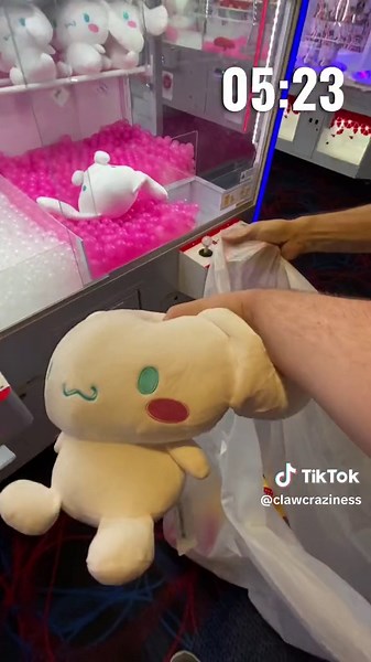 15 Minute Claw Machine CHALLENGE! #clawmachine #winning #arcadegames #arcadehacks #clawcraziness #clawcrazy #onlinearcade #gaming #keymaster #coinpusher #fyp