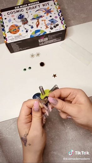 Kreative Bastelideen für Kinder: Alien aus dem Cosmic Craft Kit