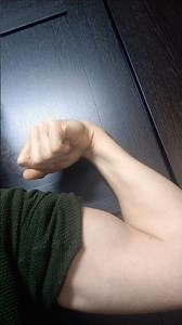 I'm trembling hard but I love flexing harder. #bicepmuscles #flexbiceps #shaking #armmuscles #gym