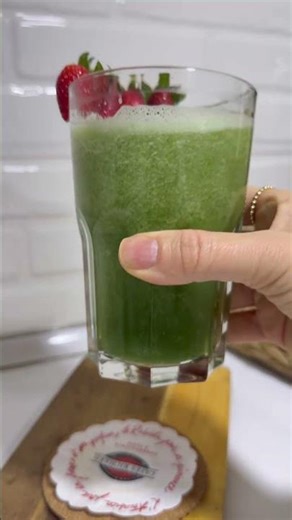 Why You Should Drink Celery Juice Every Morning | Recipe & Benefits