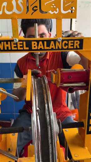 Wheels Balancing Skills by Rashid Afridi