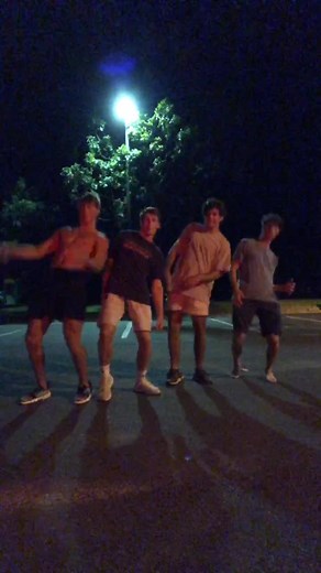 My boy went so hard he jammed his fingers for this #foryou #4yp #dance #famous #millyrock