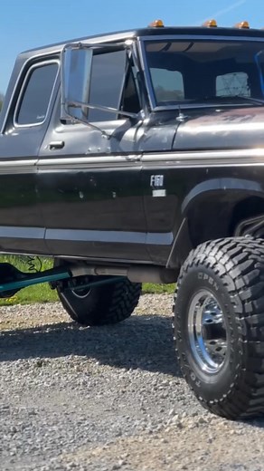 Owner: @76_supercab | Custom Builds