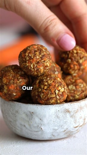 These carrot cake energy bites are gluten-free, dairy-free, vegan, and no-bake. Perfect as a post-workout snack or an afternoon pick-me-up, they taste just like carrot cake in bite-sized form. | All Nutritious
