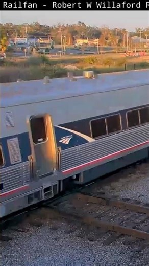 Amtrak PO40 with a phase 7 dinner car on PC #railcam #amtrak