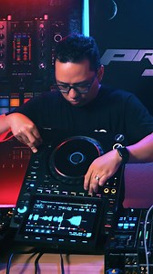 The Gate Cue function of the newly released CDJ-3000X allows me to do my classic hot cue scratch trick! Check out the full performance mix, link in my bio! #CDJ3000X #AlphaTheta #scratching #rekordbox #priyonjoni | Pri yon Joni