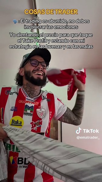 🗣️: El trading es aburrido, no debes involucrar las emociones Yo alentando el precio para que toque el Take Profit y estando con mi estrategia en las buenas y en las malas
