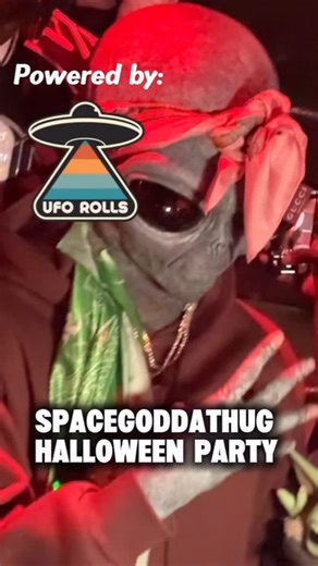 UFO Rolls™ | Intergalactic Rolling Papers 🛸 on Instagram: "ATL Halloween was lit! Pulled up to @spacegoddathug’s ‘ZAPP IN’ single release party (produced by @timbaland) at @bambooatlanta and made sure he got zapped in with UFO Rolls 👽🚀"