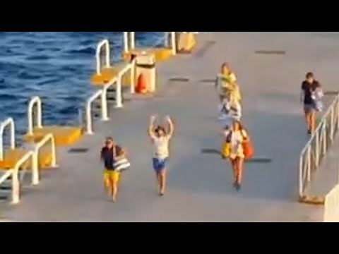 Top 10 Epic Cruise Pier Runners: Hilarious Moments, Close Calls, and Unbelievable Escapes