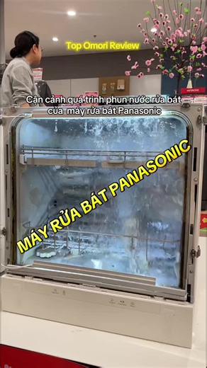 Cận cảnh quá trình phun nước của máy rửa bát Panasonic #omori_review #thietbibep #mayruabat #panasonic #bepdep
