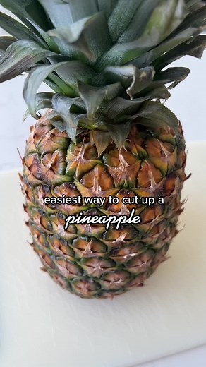 How to Tell if a Pineapple is Ripe and Cut it Up in 60 Seconds