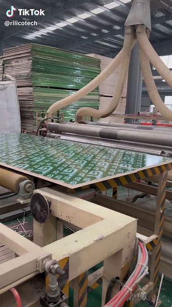 Industrial Manufacturing Process: Conveyor Belts in Action