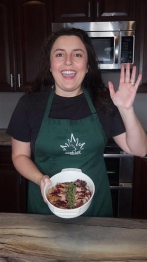 Pomegranate Thyme Duck Breast is coming up on #CookingWithLiv. You can serve this delicious holiday dish all month long! It's a great savory and sweet combination. 🤩 | Maple Leaf Farms