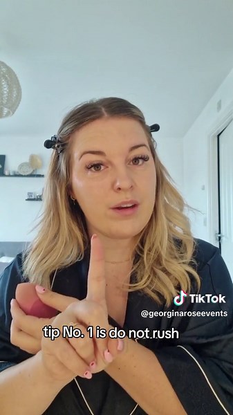 My 3 tips for the wedding kiss! This most crucial picture from your wedding day ♡ #weddingtips #weddingtok #ukweddings #weddingkiss #ceremonytips #bridetobe #weddinginspo #romanticwedding