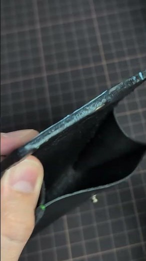 【型紙無料】カード入れ付きコインケースの作り方｜コバ磨きの工程