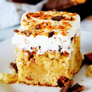 Best Butterfinger Cake Recipe - The Anthony Kitchen
