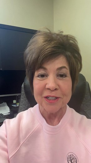 44 reactions · 6 comments | Here's a 4-week progress update from our office manager Wendy following CO2 Laser Face and Neck Resurfacing with Dr. Lesley Hawley. So far so good and super smooth skin! | Ozarks Dermatology Specialists | Facebook