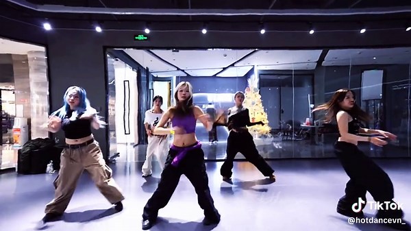 #rideit #rideitchallenge #dance #viralvideo #viraltiktok #fyp #foryoupage #fypシ #trending #trend #trendingvideo #hottrend #xuhuong #xuhuongtiktok #loveyou #lovesong #lovesongcovers #hotdancevn