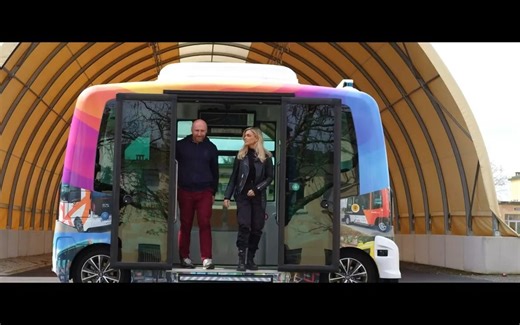 《仿真驱动》第 2 集预告片 | EasyMile 和 Innoviz 技术