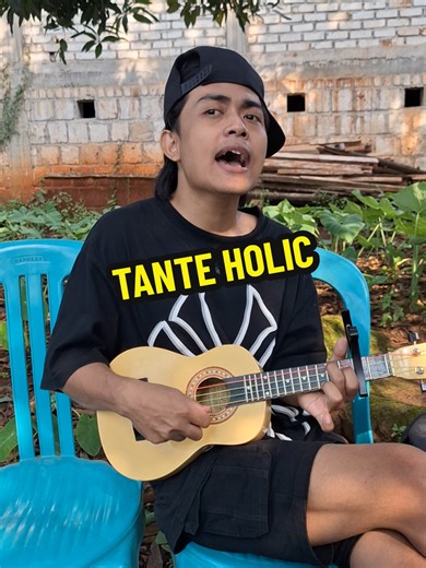 TANTE HOLIC COVER UKULELE SENAR4#ukulelesenar4 #TAUFIQ_STORE #VoiceEffects
