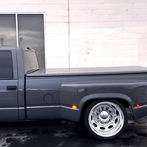 Today's feature on @n2classictrux your classictruck source by @edgarinn1 🤩 here’s a little walk around this sweet #obs #c3500dually #chevy #chevrolet #slammed #lowered #c3500 #454 #dually #classictrucks #n2classictrux #n2trux | N2trux