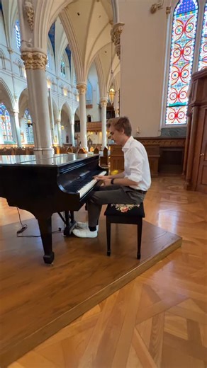 Found this beautiful piano at Erie Cathedral! #organ #church #kirche #churchorgan #organistsofinstagram #organist #orgue #opera #classical #classic #musik #music #erie #usa #piano #improvisationmusic #pianomusic #cathedral #concert #concerttour | Paul Fey - Organist & Composer