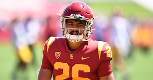 Travis Dye details how quickly he got acclimated inside USC locker room