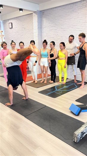 Mastering the Handstand: 3 Essential Balance Tips