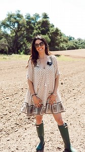 And just like that, a new season of gourding begins! 🍈🌱 We’ve laid our cover crop and it has turned back into nutritious soil, our irrigation has been laid, and we have officially started planting our 2026 gourds! We’re so excited about what we’ve got growing this year, and we can’t wait to share more with y’all soon! Be sure to follow along all year @welburngourdfarm 🤎 And come visit us during our NEW hours, Tuesday-Sunday from 9am-3pm! 📍Welburn Gourd Farm 40635 De Luz Rd Fallbrook, Califor