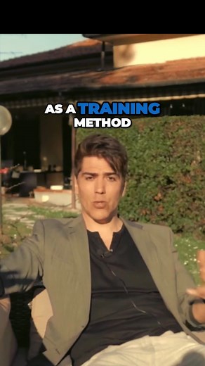 The Melocchi Method is pure vocal training, not singing. #artofsinging #vocaltechnique #opera The Melocchi Method is all about building vocal strength. It’s akin to hitting the gym but for your voice. As Mario Del Monaco once said, ‘Study the Melocchi Method but sing the contrary.’ It may sound extreme, but there’s truth in this approach. By using this method, you reinforce your arithnoid muscles, which, in turn, makes it easier to maintain the larynx position. This, coupled with other mechanism