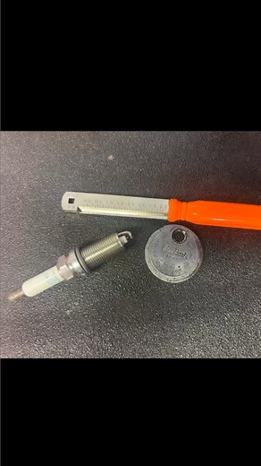 🧰 What’s This Tool Wednesday 🔧 – Spark Plug Gapping Tools Edition This week we’re looking at two handy tools that keep your ignition system performing at its best: ✨ Coin-style spark plug gapper – the classic round metal gauge with tapered edges for precise measurement. 💛 E-Z Grip spark plug gapper – lightweight, easy to handle, and great for quick, accurate adjustments without scratching your plugs. Why spark plug gapping matters: The gap between a spark plug’s center and ground electrodes d