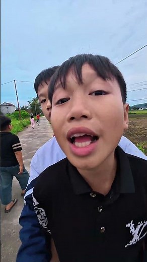 Behind the scenes of the performance: Meow Meow Meow 😻 washing face like a cat - Unstable #shorts